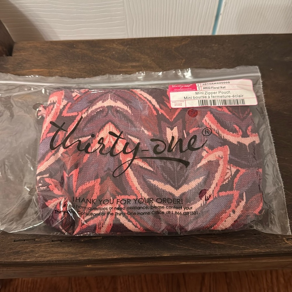NWT - Thirty one Mini zipper pouch